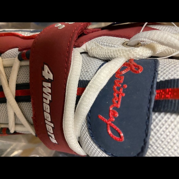 BRITNEY SPEARS SUPER RARE BRAND NEW IN BOX SKECHERS 4-WHEELERS ROLLER SKATES - Picture 7 of 8